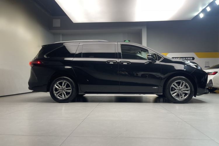 Used Toyota SIENNA 2024 2.5L Hybrid Comfort Edition Exterior 4