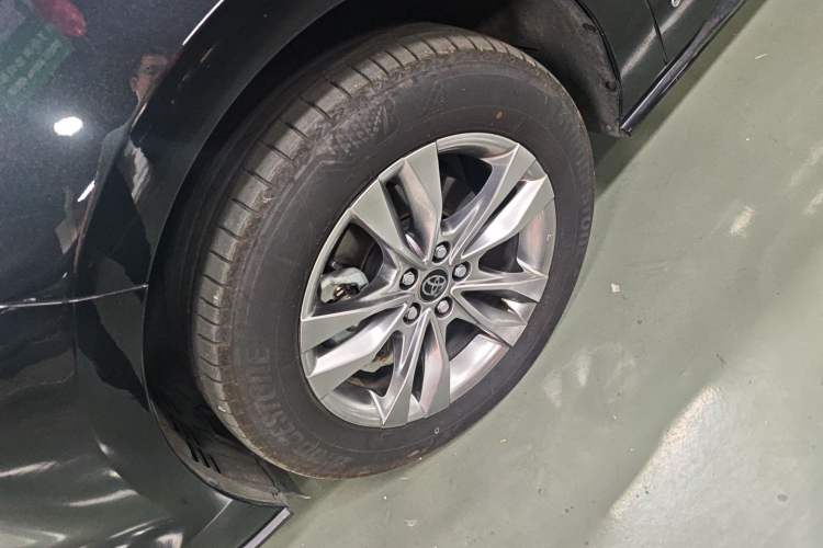 Used Toyota SIENNA 2024 2.5L Hybrid Four-Wheel Drive Prestige Edition Exterior 4