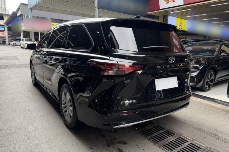 Used Toyota SIENNA 2024 2.5L Hybrid Luxury Edition Exterior 4