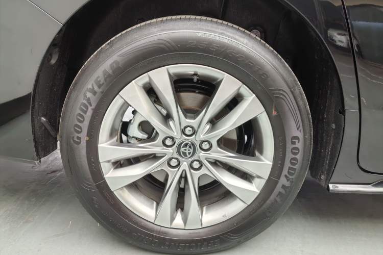 Used Toyota SIENNA 2024 2.5L Hybrid Comfort Edition Exterior 5