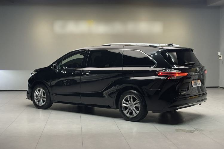 Used Toyota SIENNA 2024 2.5L Hybrid Comfort Edition Exterior 5