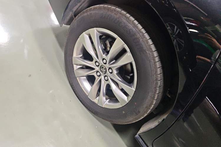 Used Toyota SIENNA 2024 2.5L Hybrid Four-Wheel Drive Prestige Edition Exterior 5