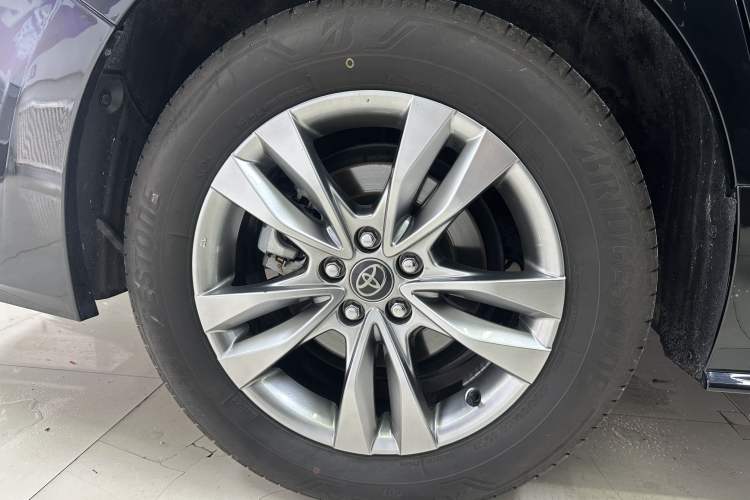 Used Toyota SIENNA 2024 2.5L Hybrid Comfort Edition Exterior 6