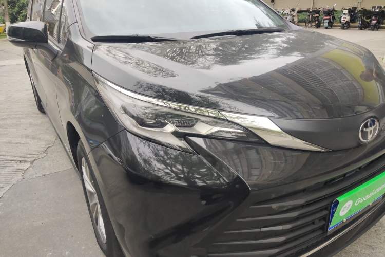 Used Toyota SIENNA 2024 2.5L Hybrid Comfort Edition Exterior 6
