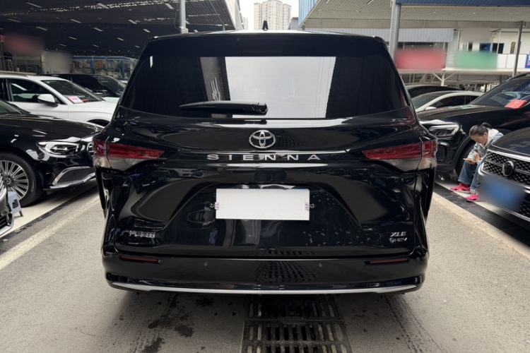 Used Toyota SIENNA 2024 2.5L Hybrid Luxury Edition Exterior 6