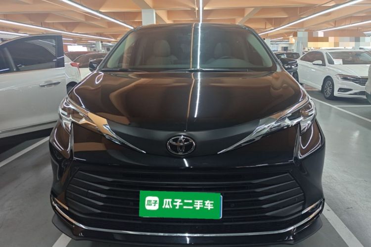 Used Toyota SIENNA 2024 2.5L Hybrid Comfort Edition Front