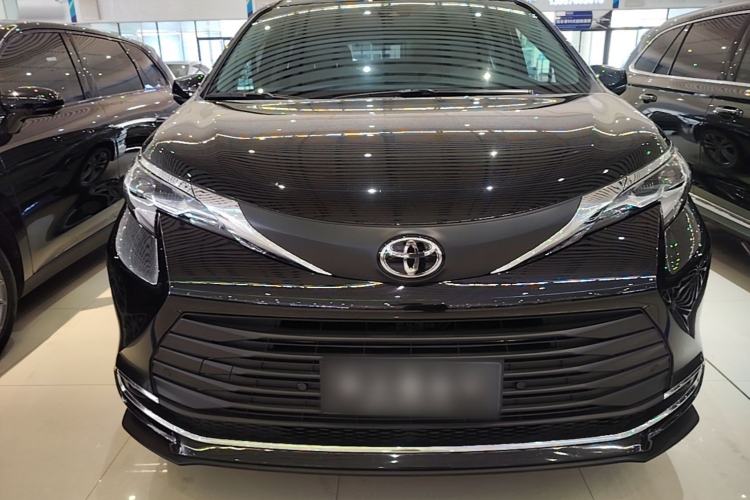 Used Toyota SIENNA 2024 2.5L Hybrid Comfort Edition Front