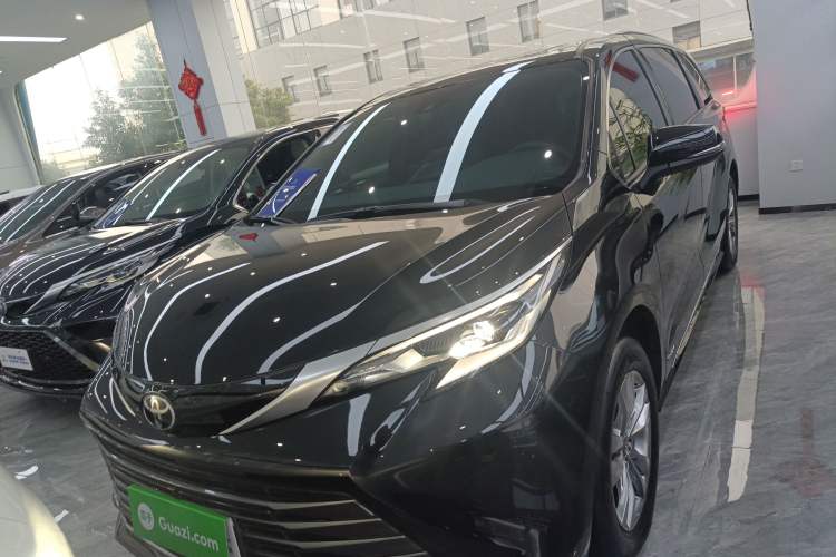 Used Toyota SIENNA 2024 2.5L Hybrid Four-Wheel Drive Prestige Edition Front
