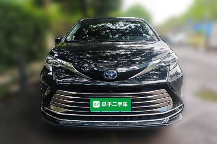 Used Toyota SIENNA 2024 2.5L Hybrid Comfort Edition Front