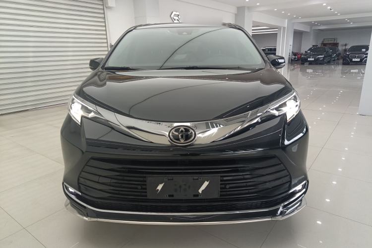 Used Toyota SIENNA 2024 2.5L Hybrid Comfort Edition Front