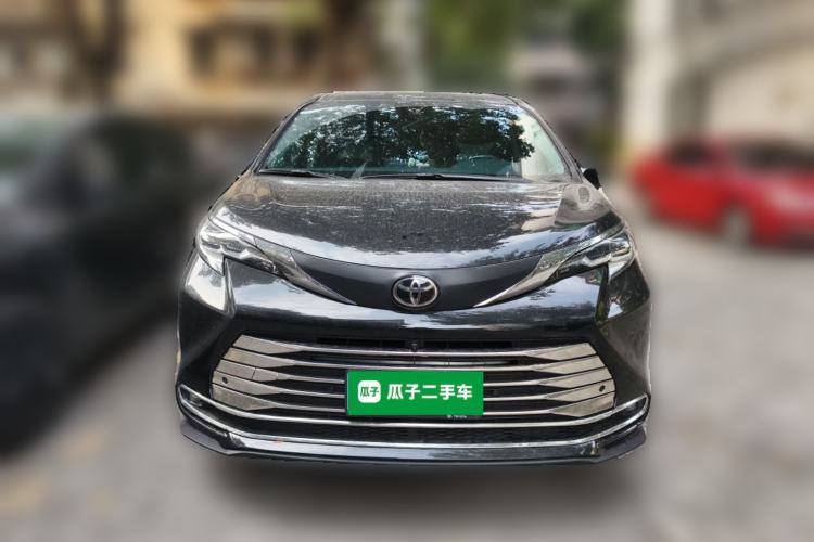 Used Toyota SIENNA 2024 2.5L Hybrid Comfort Edition Front