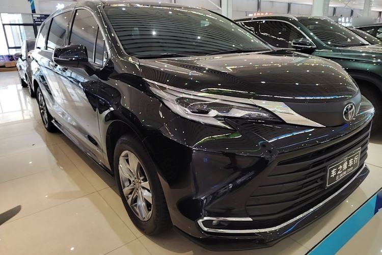 Used Toyota SIENNA 2024 2.5L Hybrid Comfort Edition Front Right 45 Deg
