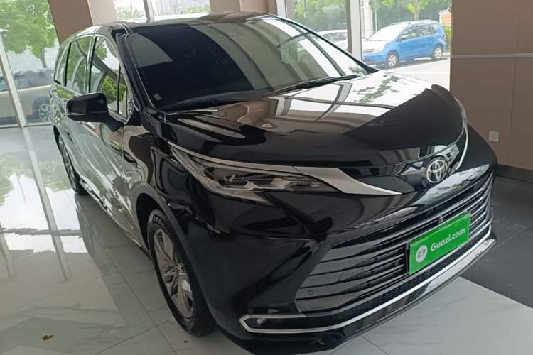 Used Toyota SIENNA 2024 2.5L Hybrid Four-Wheel Drive Prestige Edition Front Right 45 Deg