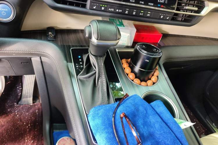 Used Toyota SIENNA 2024 2.5L Hybrid Luxury Edition Gear Lever