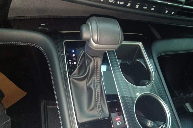 Used Toyota SIENNA 2024 2.5L Hybrid Four-Wheel Drive Prestige Edition Gear Lever