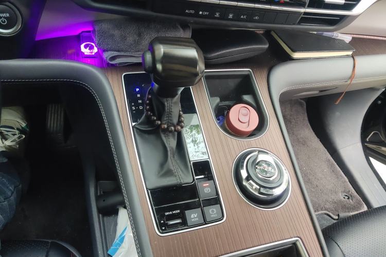 Used Toyota SIENNA 2024 2.5L Hybrid Comfort Edition Gear Lever