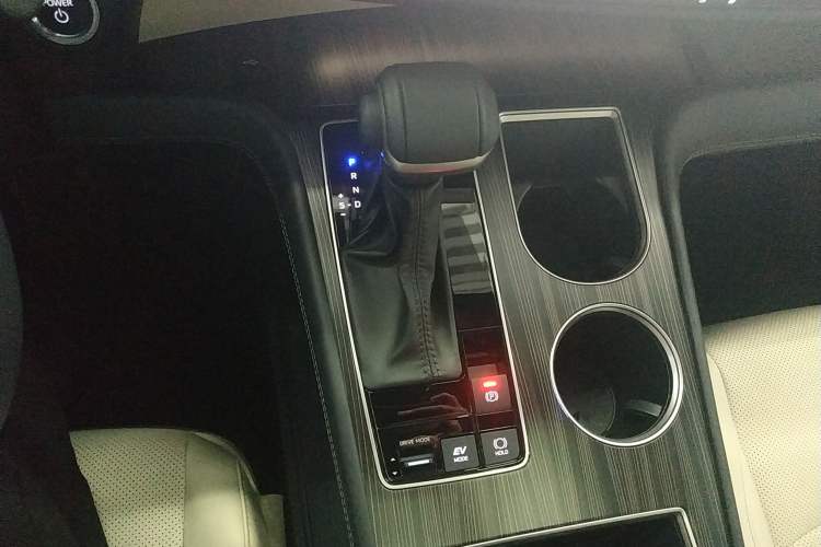 Used Toyota SIENNA 2024 2.5L Hybrid Prestige Deluxe Edition Gear Lever