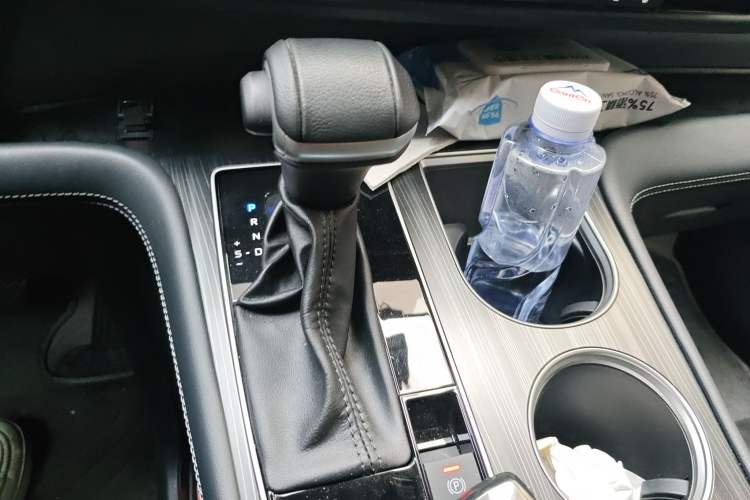 Used Toyota SIENNA 2024 2.5L Hybrid Prestige Deluxe Edition Gear Lever