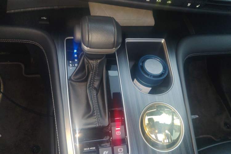 Used Toyota SIENNA 2024 2.5L Hybrid Four-Wheel Drive Prestige Edition Gear Lever