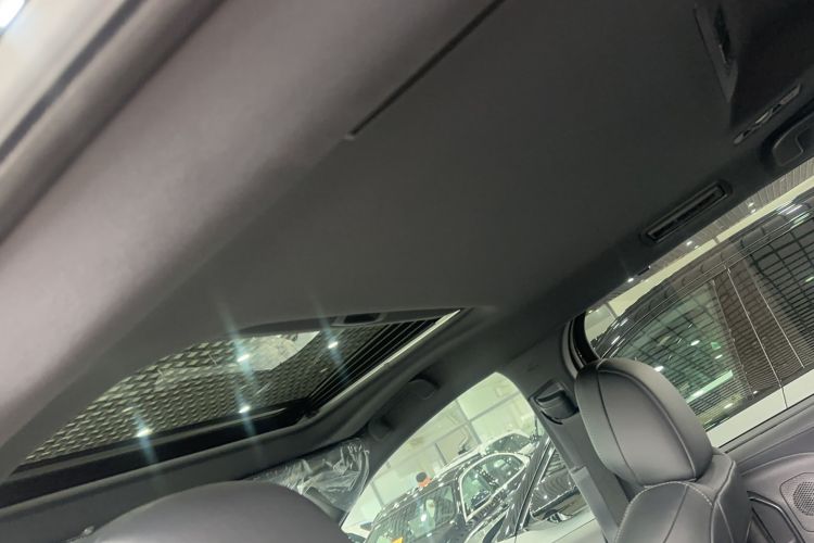 Used Toyota SIENNA 2024 2.5L Hybrid Four-Wheel Drive Luxury Edition Headliner