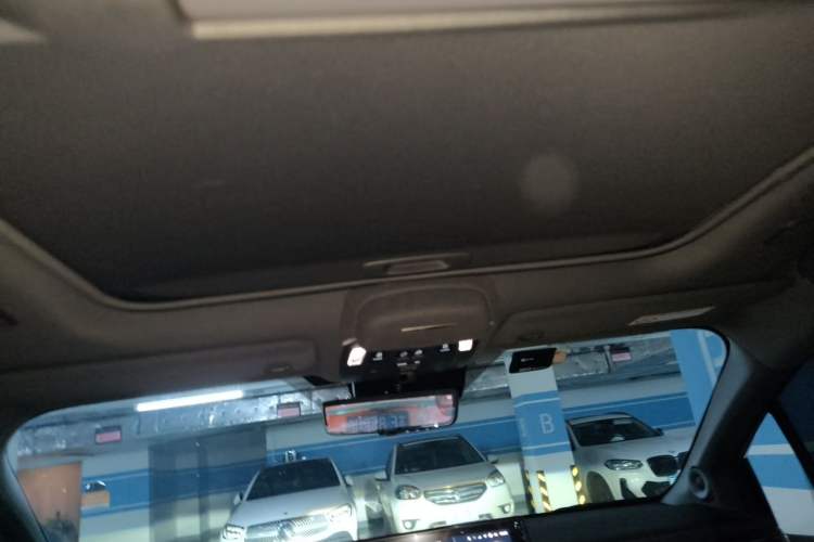 Used Toyota SIENNA 2024 2.5L Hybrid Platinum Edition Headliner