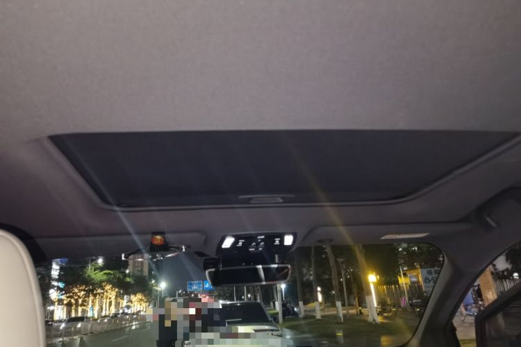 Used Toyota SIENNA 2024 2.5L Hybrid Luxury Edition Headliner