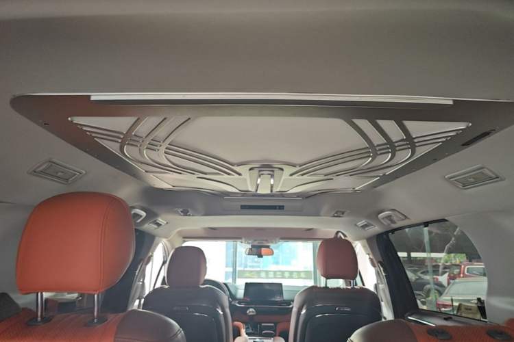 Used Toyota SIENNA 2024 2.5L Hybrid Luxury Edition Headliner
