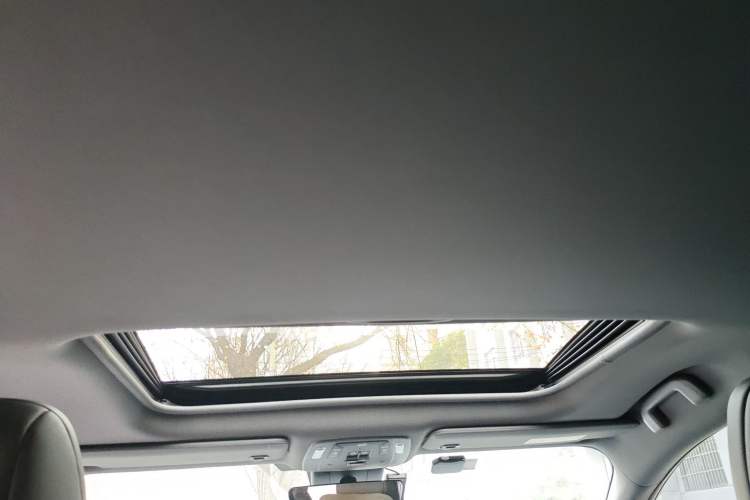 Used Toyota SIENNA 2024 2.5L Hybrid Prestige Deluxe Edition Headliner