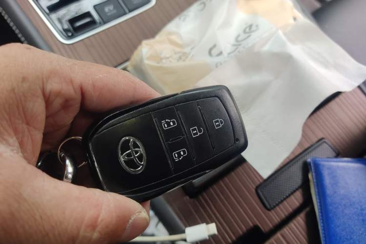 Used Toyota SIENNA 2024 2.5L Hybrid Comfort Edition Interior 1