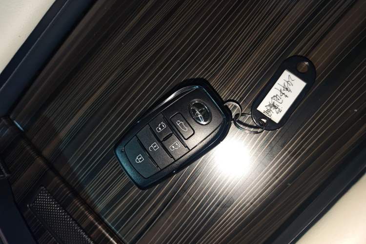 Used Toyota SIENNA 2024 2.5L Hybrid Four-Wheel Drive Prestige Edition Interior 1