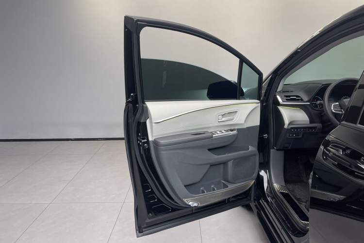 Used Toyota SIENNA 2024 2.5L Hybrid Comfort Edition Interior 10