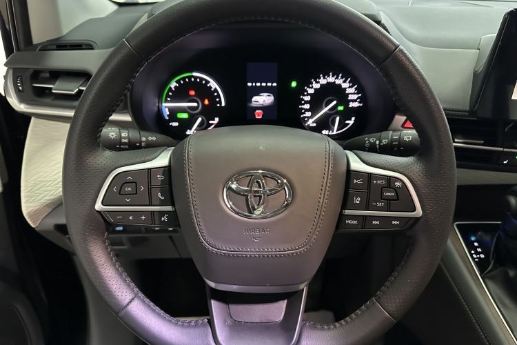 Used Toyota SIENNA 2024 2.5L Hybrid Comfort Edition Interior 2