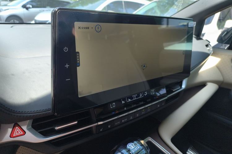 Used Toyota SIENNA 2024 2.5L Hybrid Four-Wheel Drive Prestige Edition Interior 4
