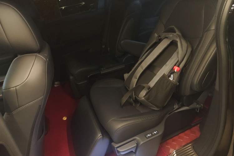 Used Toyota SIENNA 2024 2.5L Hybrid Four-Wheel Drive Prestige Edition Interior 4