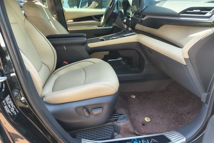 Used Toyota SIENNA 2024 2.5L Hybrid Four-Wheel Drive Prestige Edition Interior 9
