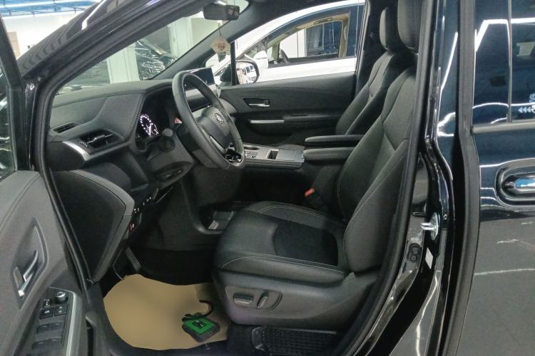 Used Toyota SIENNA 2024 2.5L Hybrid Prestige Deluxe Edition Left Front Seat