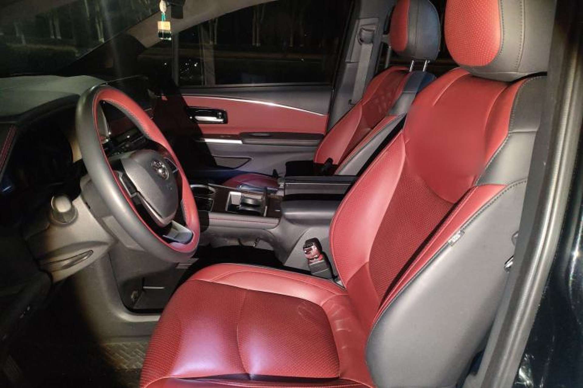Used Toyota SIENNA  Left Front Seat