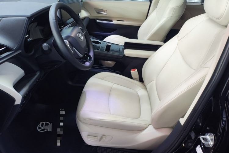 Used Toyota SIENNA 2024 2.5L Hybrid Luxury Edition Left Front Seat