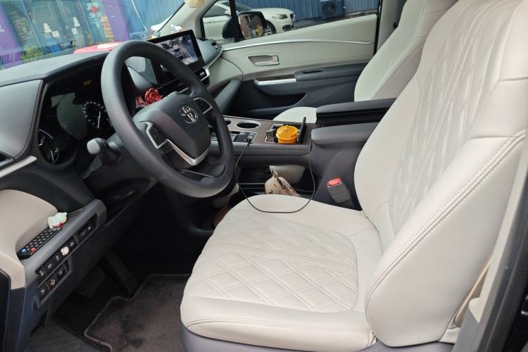 Used Toyota SIENNA 2024 2.5L Hybrid Comfort Edition Left Front Seat