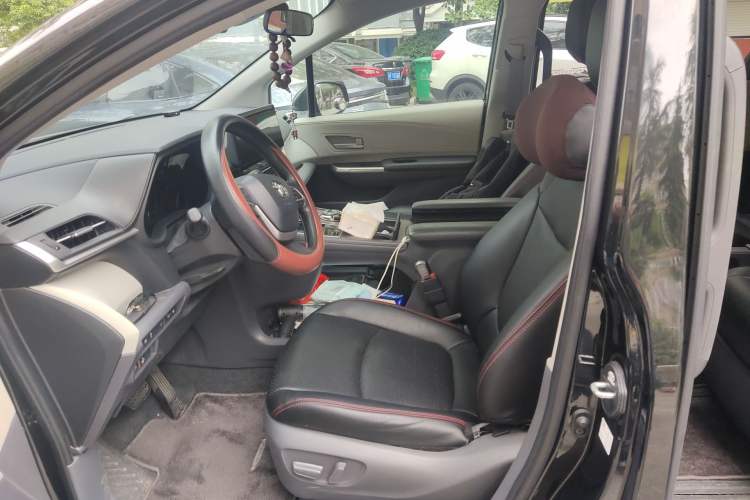 Used Toyota SIENNA 2024 2.5L Hybrid Comfort Edition Left Front Seat