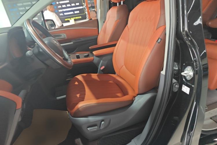 Used Toyota SIENNA 2024 2.5L Hybrid Luxury Edition Left Front Seat