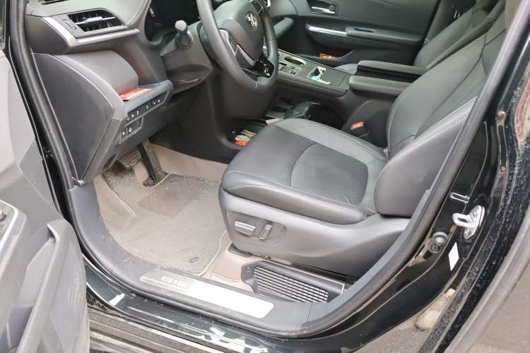 Used Toyota SIENNA 2024 2.5L Hybrid Prestige Deluxe Edition Left Front Seat