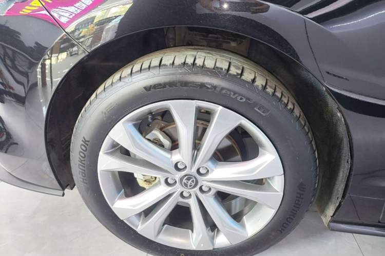 Used Toyota SIENNA 2024 2.5L Hybrid Luxury Edition Left Front Wheel Hub
