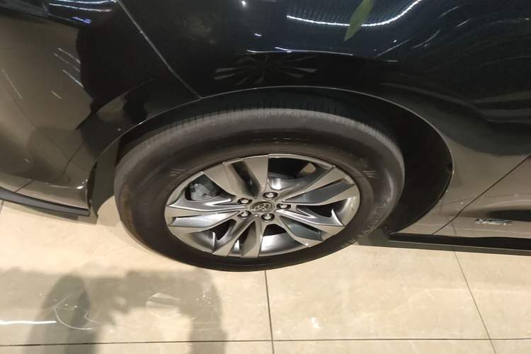 Used Toyota SIENNA 2024 2.5L Hybrid Four-Wheel Drive Luxury Edition Left Front Wheel Hub