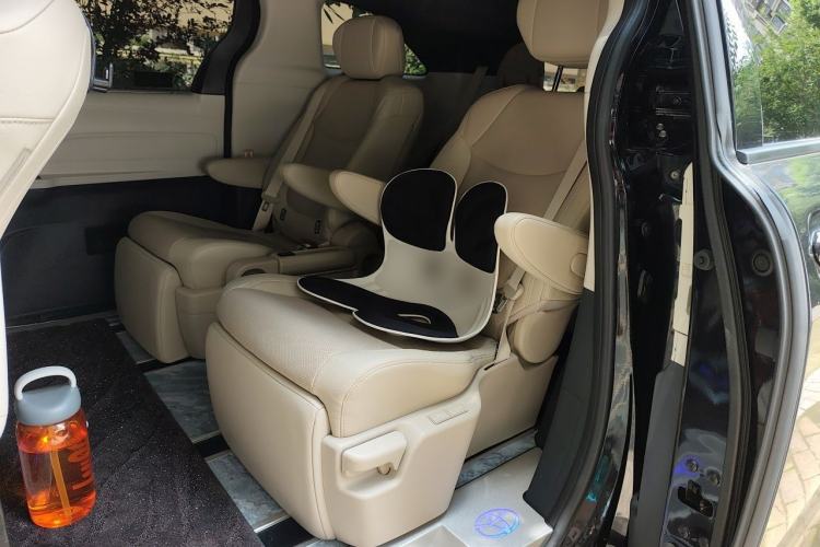 Used Toyota SIENNA 2024 2.5L Hybrid Luxury Edition Left Rear Seat