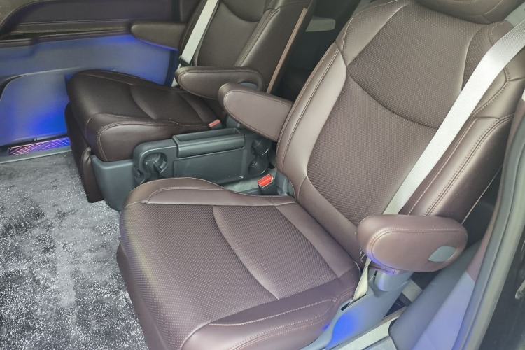 Used Toyota SIENNA 2024 2.5L Hybrid Comfort Edition Left Rear Seat