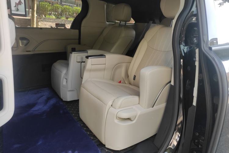 Used Toyota SIENNA 2024 2.5L Hybrid Prestige Deluxe Edition Left Rear Seat