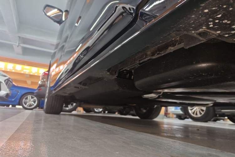 Used Toyota SIENNA 2024 2.5L Hybrid Comfort Edition Left Side Sill