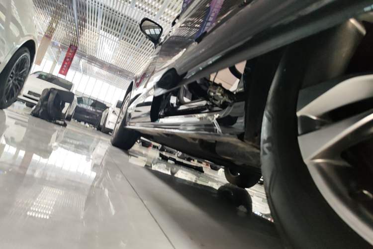 Used Toyota SIENNA 2024 2.5L Hybrid Comfort Edition Left Side Sill