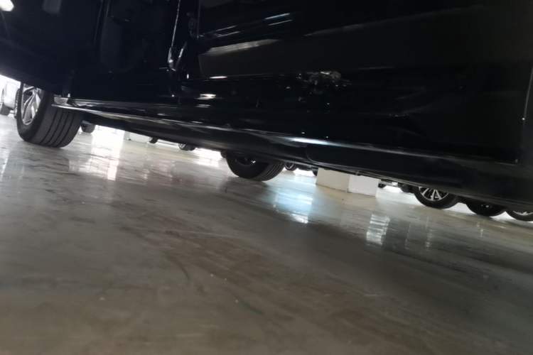 Used Toyota SIENNA 2024 2.5L Hybrid Four-Wheel Drive Prestige Edition Left Side Sill
